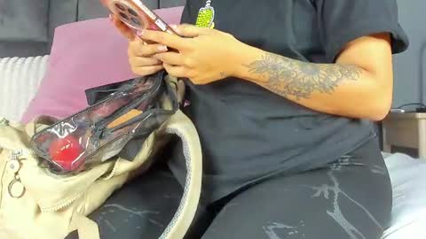 DULCE AURORA online show from 06/22/26, 01:18