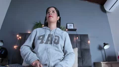DULCE AURORA online show from 07/19/26, 10:52