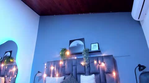 DULCE AURORA online show from 07/29/26, 02:43