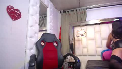 dulcebarbiery online show from 12/18/25, 07:53