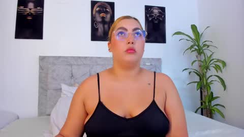 dulceedens_1 online show from 02/23/25, 08:44