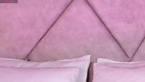 Snapshot of dulceegarcia chatting on 10/15/25, 12:22 Dulcee Garcia online show from 10/15/25, 12:22