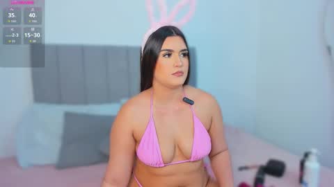 Snapshot of dulcehills_ chatting on 10/22/25, 03:29 online show from 10/22/25, 03:29