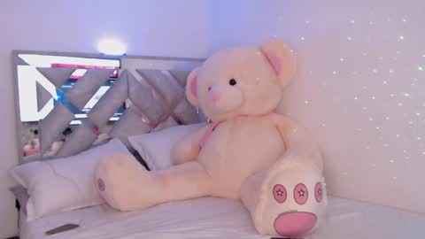 Snapshot of dulcejoness chatting on 05/23/26, 01:22 dulcejoness online show from 05/23/26, 01:22