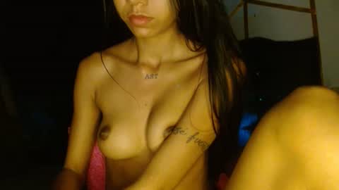 dulcelatina222 online show from 11/28/25, 12:46