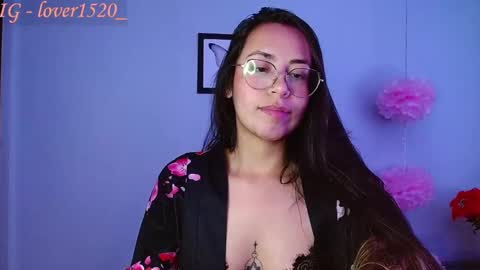 Snapshot of dulcemaria_alvarez22 chatting on 02/16/25, 05:26 Dulce online show from 02/16/25, 05:26