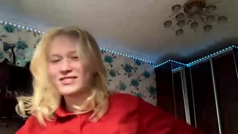 Snapshot of dulciemclaws chatting on 11/15/25, 10:34 dulciemclaws online show from 11/15/25, 10:34