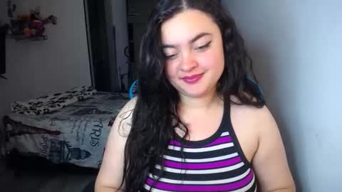 Nicole   online show from 09/19/25, 06:37