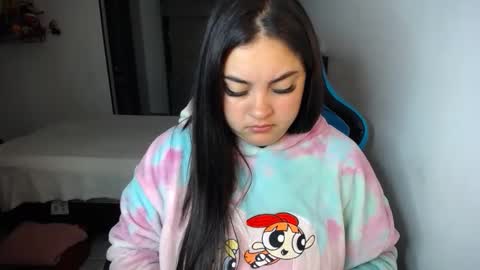 Nicole   online show from 10/05/25, 08:45