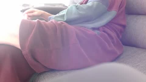 Snapshot of dunany101 chatting on 10/27/25, 02:43 dunany101 online show from 10/27/25, 02:43