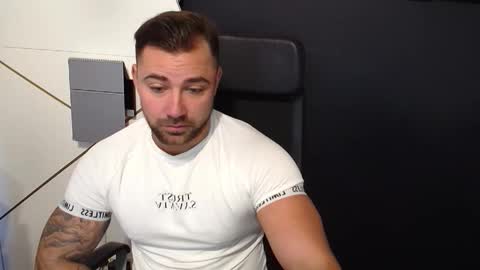 Snapshot of duncanstones chatting on 09/21/25, 05:31 DuncanStone online show from 09/21/25, 05:31