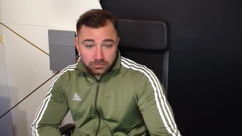 Snapshot of duncanstones chatting on 09/23/25, 04:26 DuncanStone online show from 09/23/25, 04:26