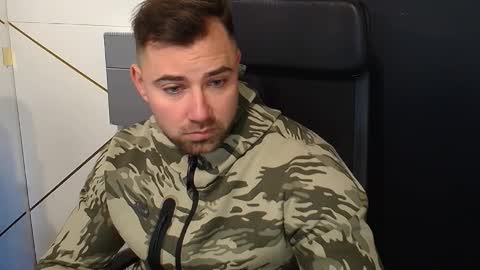 Snapshot of duncanstones chatting on 10/17/25, 05:10 DuncanStone online show from 10/17/25, 05:10