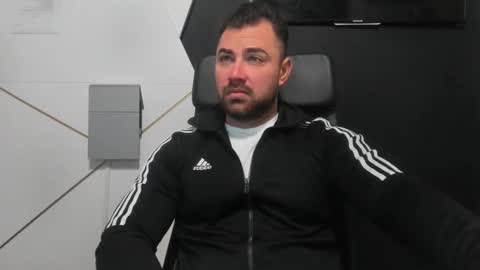 Snapshot of duncanstones chatting on 11/30/25, 05:11 DuncanStone online show from 11/30/25, 05:11