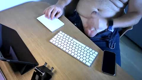 FloFrenchCurv288 online show from 06/04/26, 12:11