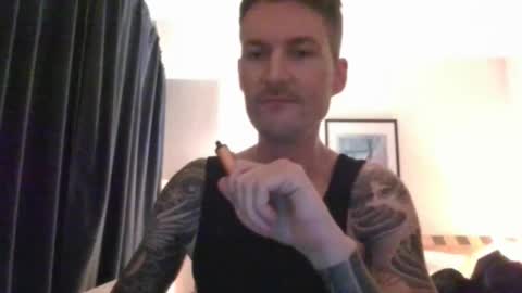 Snapshot of durexdublex chatting on 12/16/25, 09:42 durexdublex online show from 12/16/25, 09:42