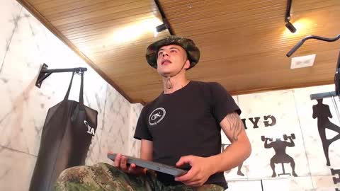 Dustin Sonne online show from 01/12/25, 04:31