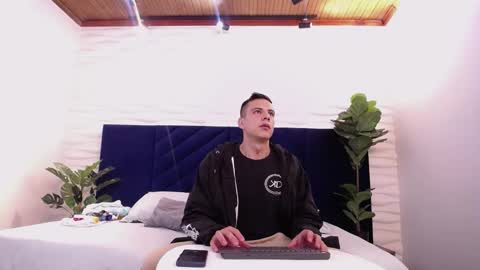 Dustin Sonne online show from 01/15/25, 03:33