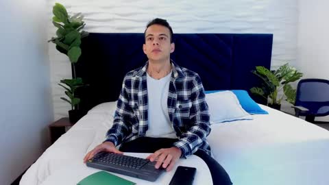 Dustin Sonne online show from 01/28/25, 03:25