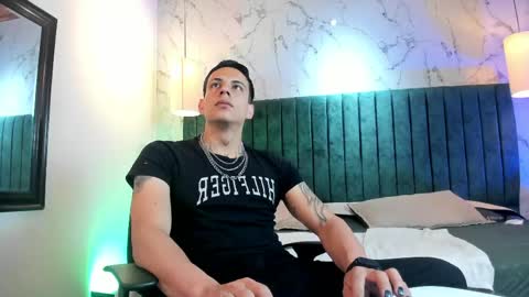Dustin Sonne online show from 06/08/26, 03:29