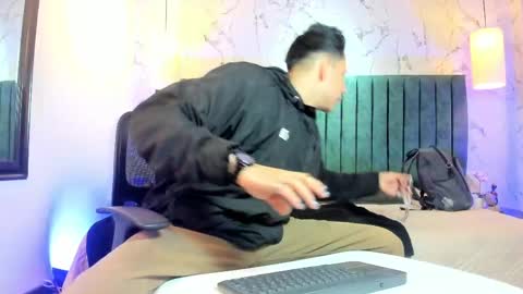 Dustin Sonne online show from 06/10/26, 03:39