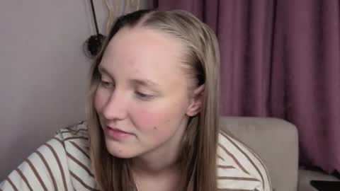 Snapshot of dustydeida chatting on 12/03/25, 07:34 Jenny online show from 12/03/25, 07:34