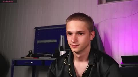 Dustyn online show from 09/24/25, 04:43