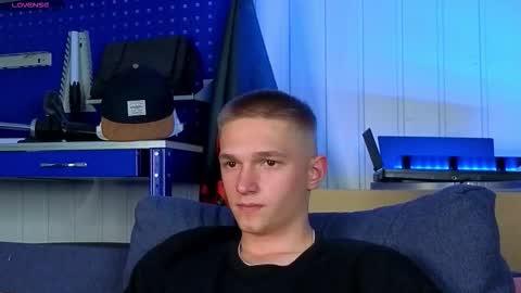 Dustyn online show from 10/10/25, 04:50