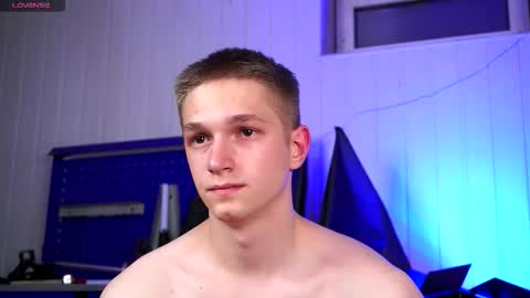 Dustyn online show from 10/31/25, 03:35