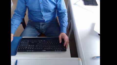 Snapshot of dutchpornking2 chatting on 09/24/25, 09:01 dutchpornking2 online show from 09/24/25, 09:01