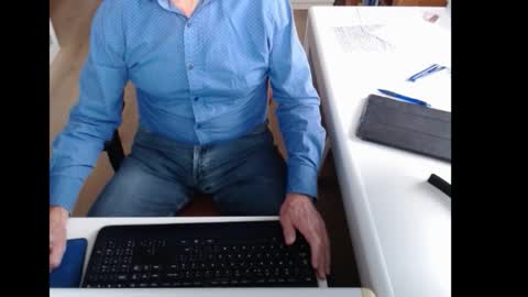 Snapshot of dutchpornking2 chatting on 10/28/25, 07:45 dutchpornking2 online show from 10/28/25, 07:45