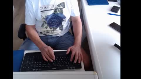 dutchpornking2 online show from 07/10/26, 07:01
