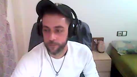 Snapshot of dvdvlc29 chatting on 12/14/25, 09:03 david online show from 12/14/25, 09:03