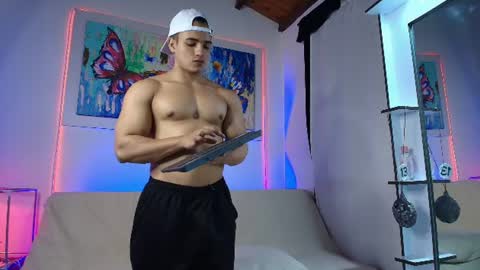 dwayne_esteven10 online show from 06/12/26, 12:09