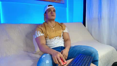 dwayne_esteven10 online show from 07/27/26, 01:34