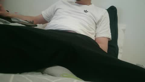 dy22__ online show from 02/19/25, 07:48