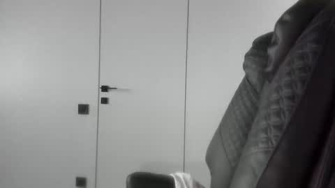 Snapshot of dyafirst chatting on 10/26/25, 10:32 Dya online show from 10/26/25, 10:32