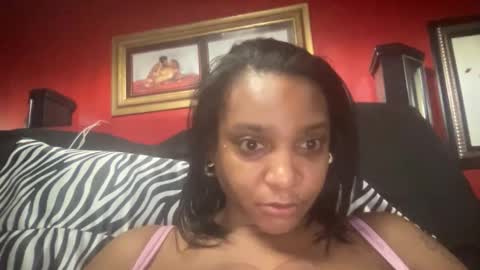 Snapshot of dyamond_dynasty chatting on 12/18/25, 04:29 dyamond_dynasty online show from 12/18/25, 04:29