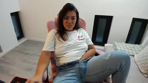 Snapshot of dyanakaylin chatting on 10/09/25, 04:32 dayana online show from 10/09/25, 04:32