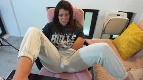 Snapshot of dyanakaylin chatting on 10/26/25, 05:57 dayana online show from 10/26/25, 05:57