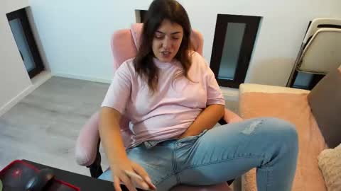 Snapshot of dyanakaylin chatting on 11/10/25, 05:17 dayana online show from 11/10/25, 05:17