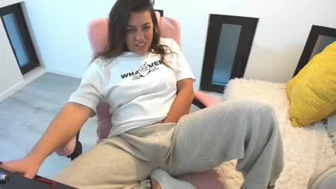 Snapshot of dyanakaylin chatting on 11/22/25, 05:17 dayana online show from 11/22/25, 05:17