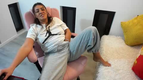 Snapshot of dyanakaylin chatting on 11/29/25, 04:59 dayana online show from 11/29/25, 04:59