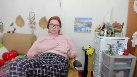 Snapshot of dyannelovee chatting on 02/21/25, 02:06 Dyanne online show from 02/21/25, 02:06