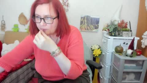 Snapshot of dyannelovee chatting on 03/02/25, 09:54 Dyanne online show from 03/02/25, 09:54