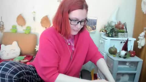 Snapshot of dyannelovee chatting on 03/06/25, 08:30 Dyanne online show from 03/06/25, 08:30