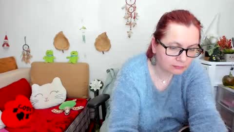 Snapshot of dyannelovee chatting on 03/07/25, 01:20 Dyanne online show from 03/07/25, 01:20