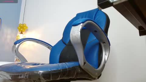dyla_n18_ online show from 12/10/24, 12:39