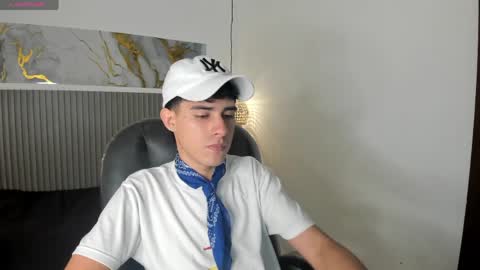 dyla_n18_ online show from 05/14/26, 08:04