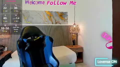 dyla_n18_ online show from 07/25/26, 07:55